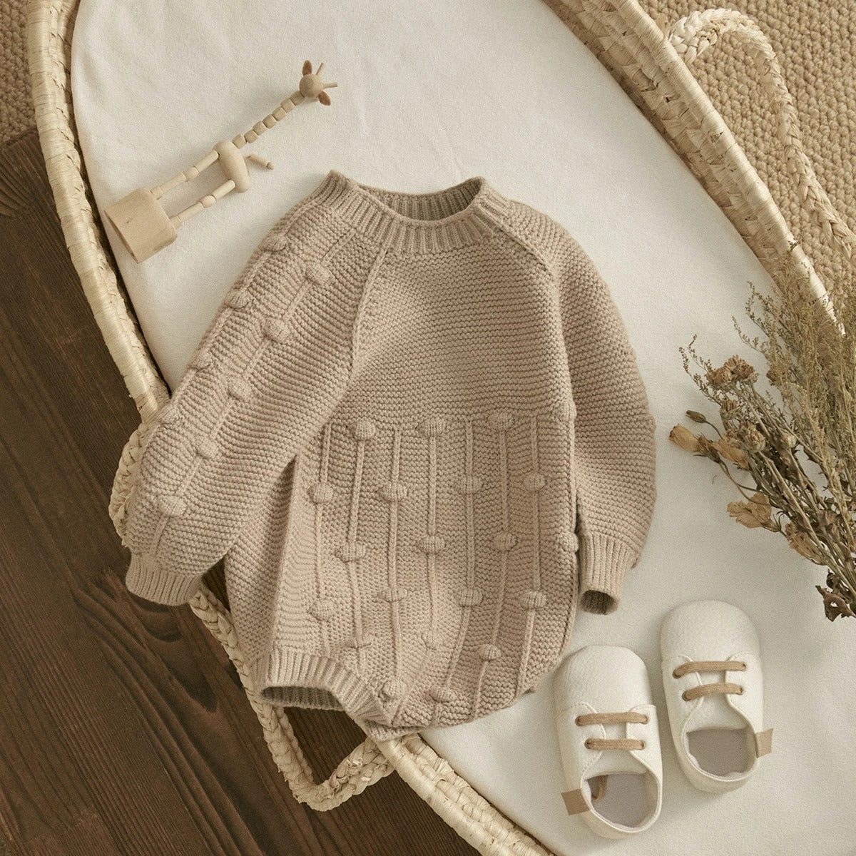 Gestrickter Baby Body aus Baumwollmischung – Langarm Strickbody