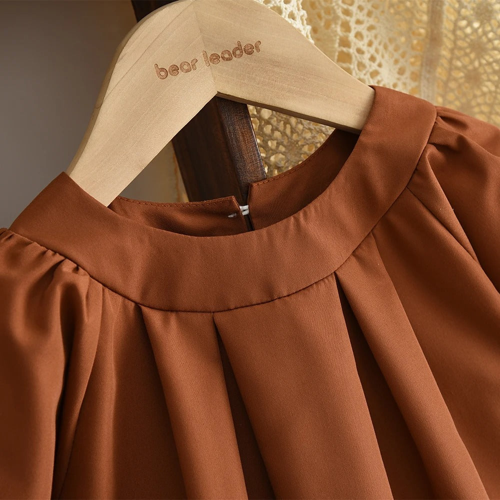 Elegantes Kinder Outfit – Bluse mit Falten & gestreifte Hose