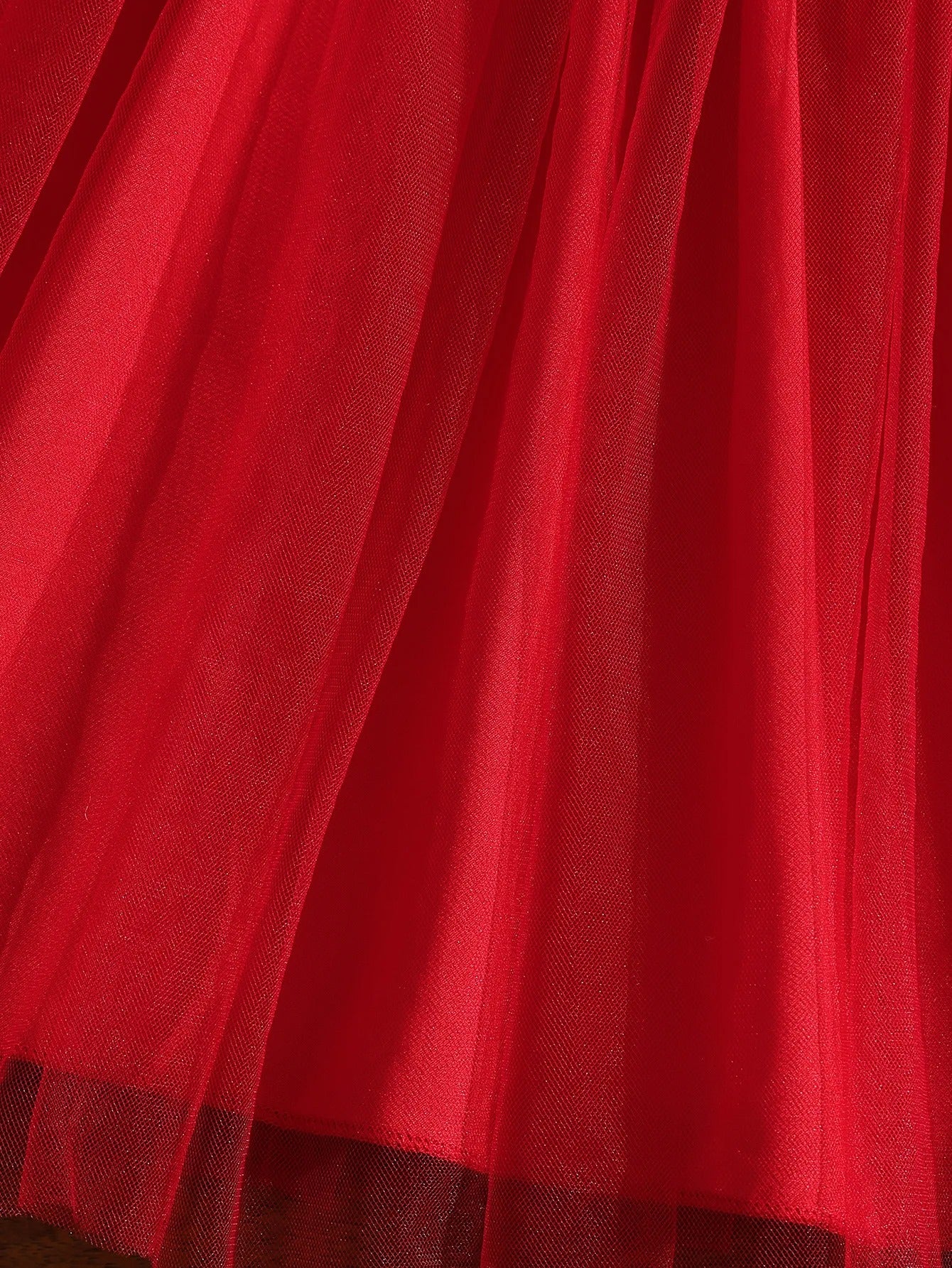 Festliches Kinderkleid mit 3D-Blumen & rotem Tüllrock