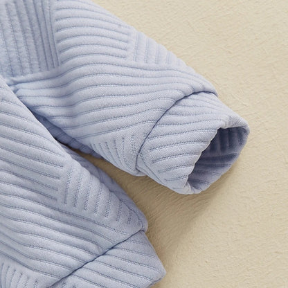 Baby Jungen Set mit Strukturpullover & Hose – 2-teiliges Outfit in Hellblau/Dunkelblau