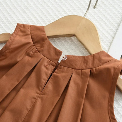 Modernes Kinder Outfit – ärmellose Bluse mit Streifenhose