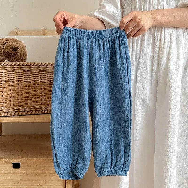 Bequeme Musselin Kinderhose aus Baumwolle – locker geschnitten mit elastischem Bund