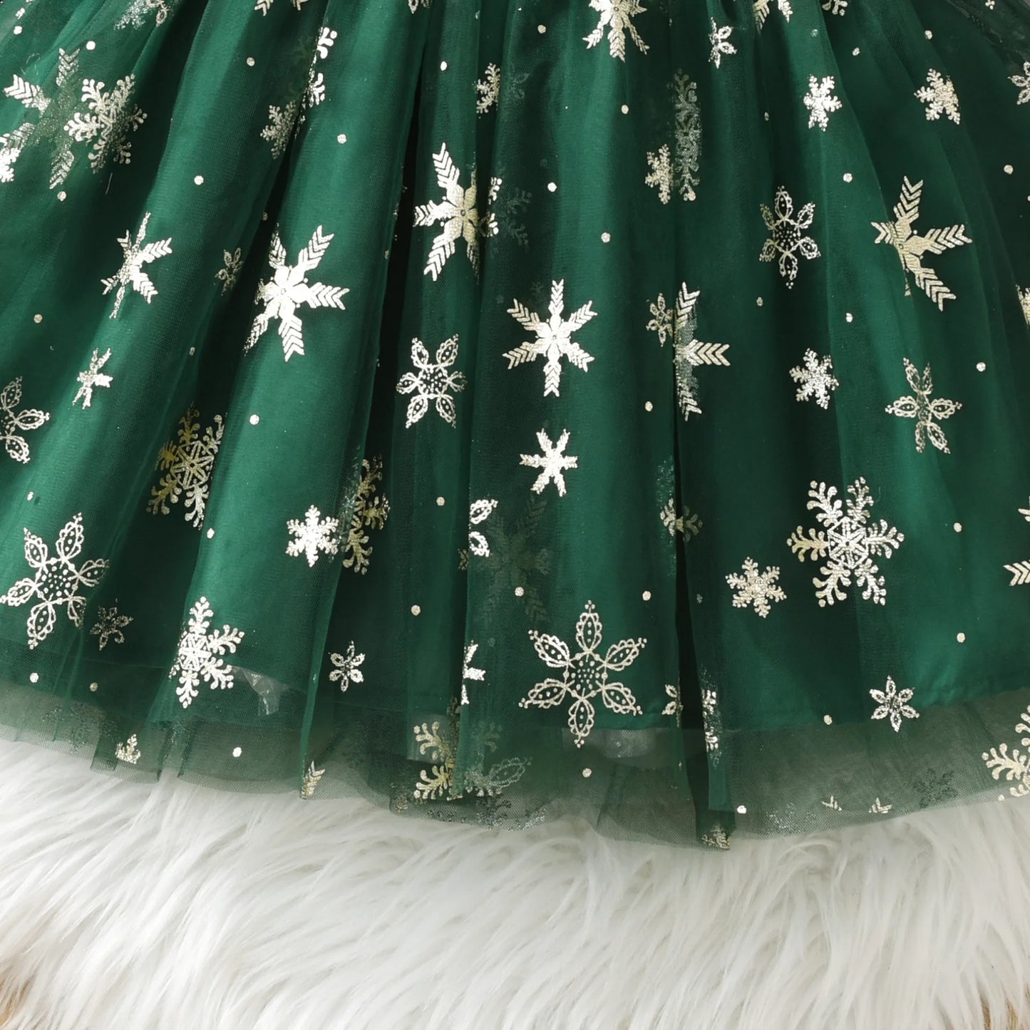 Festliches Weihnachtskleid für Mädchen – 9 liebevolle Designs