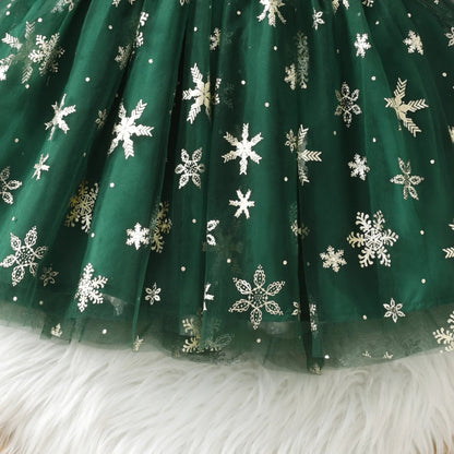 Festliches Weihnachtskleid für Mädchen – 9 liebevolle Designs