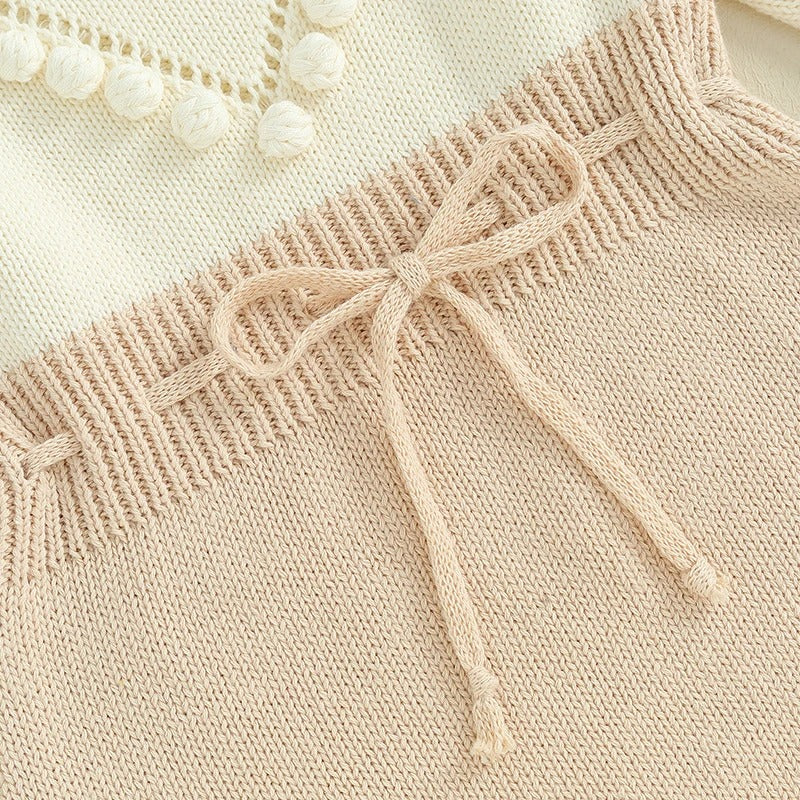Strick Baby Body mit Herzmuster und Bindeband – Langarm Body für Mädchen