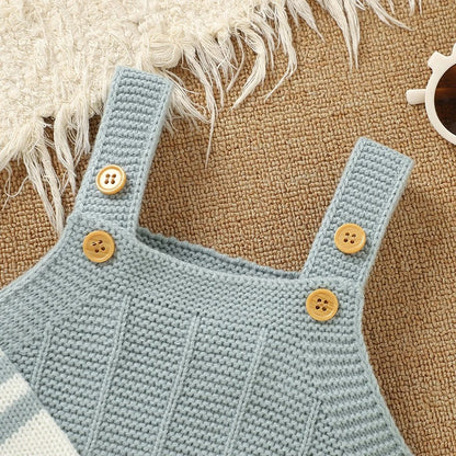 Baby Strickset 2-teilig – Pullover & Strampler mit Latz in Salbeigrün