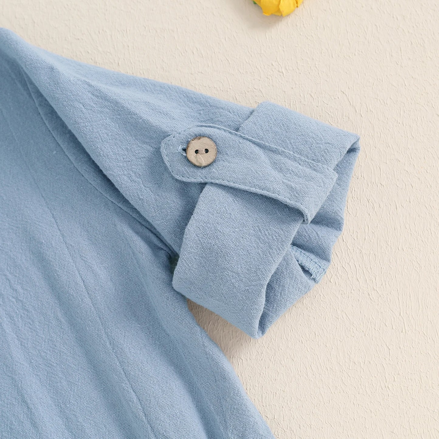 Minimalistischer Baby-Body mit Holzknöpfen – Langarm Body für Jungen (Größe 50–86)