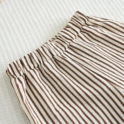 Modernes Kinder Outfit – ärmellose Bluse mit Streifenhose