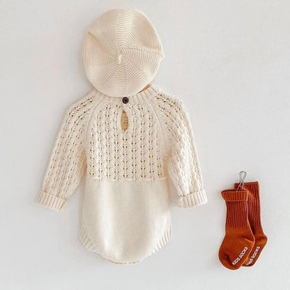 Strick Baby Body mit Lochmuster und Bindeband – Langarm Body für Mädchen