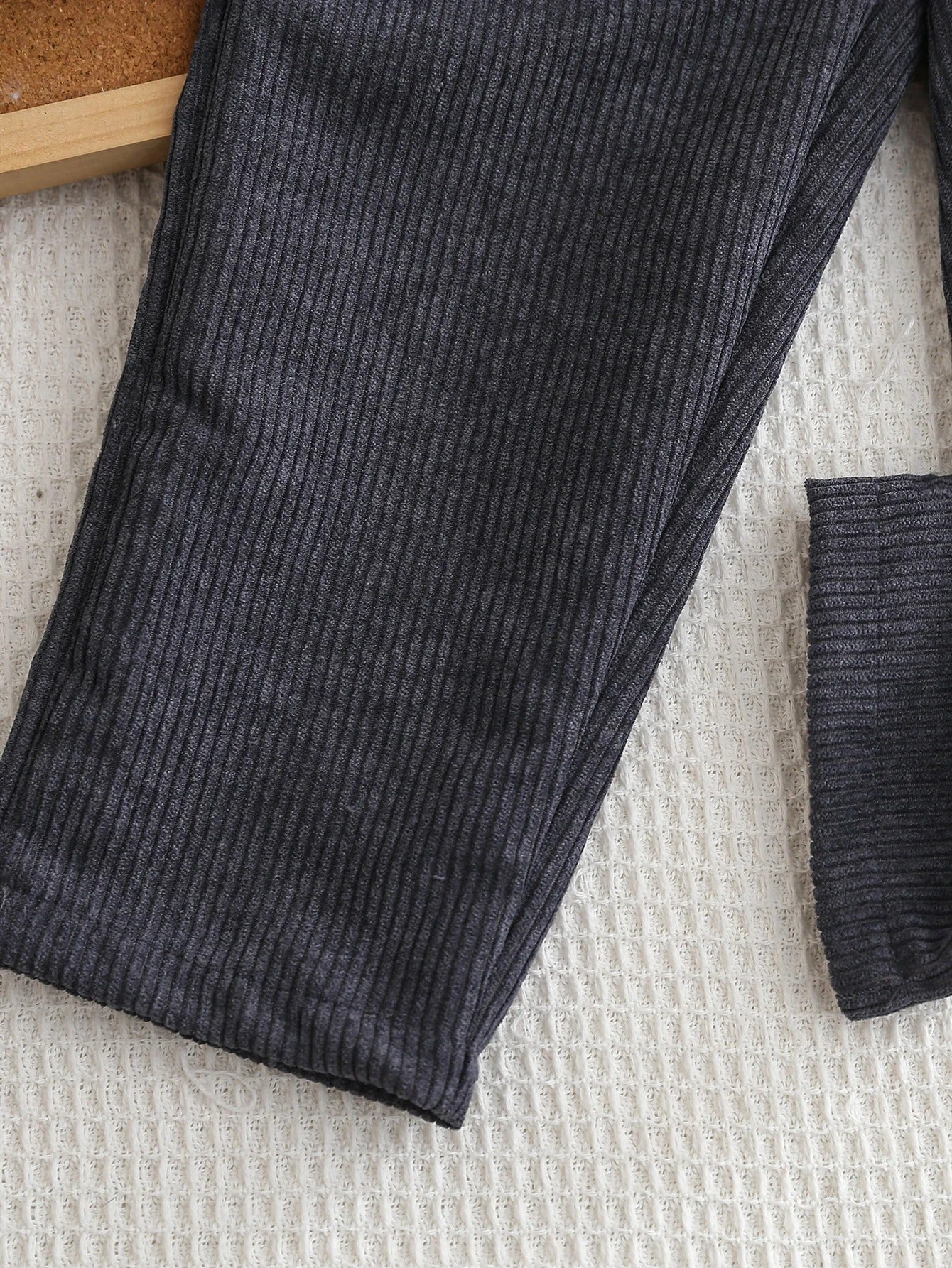 Jungen Outfit Set mit Streifenpullover & Cordhose – 2-teilig