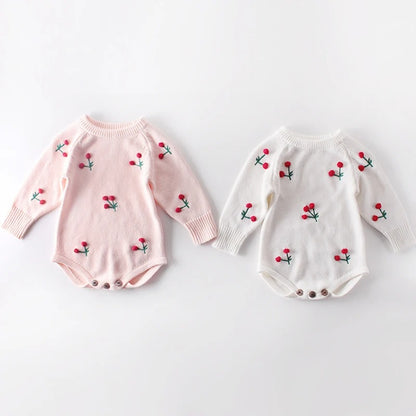 Baby Strickbody mit Kirschstickerei – Langarm Body für Mädchen