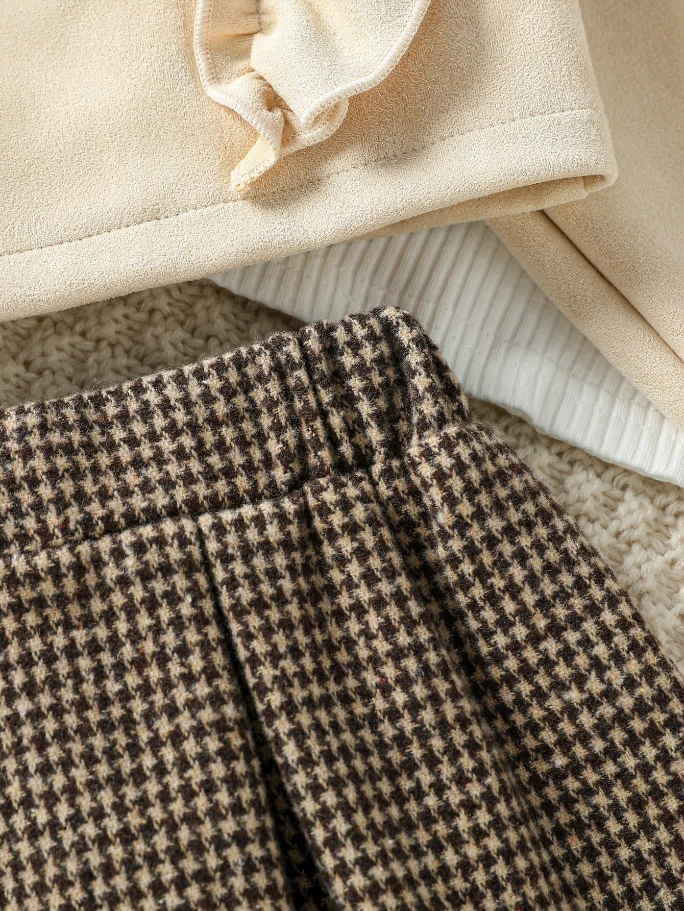 Elegantes 3-teiliges Set mit Rüschenjacke & Hahnentrittrock