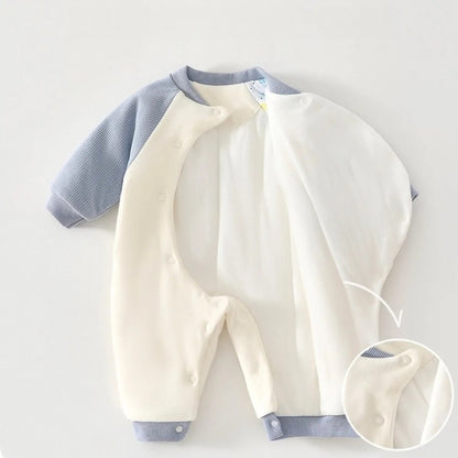 Wattierter Babystrampler mit Tierapplikation – weich, warm & einfach bezaubernd