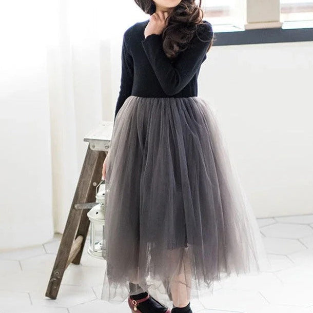 Elegantes Tüllkleid mit Langarm-Top & fließendem Rock