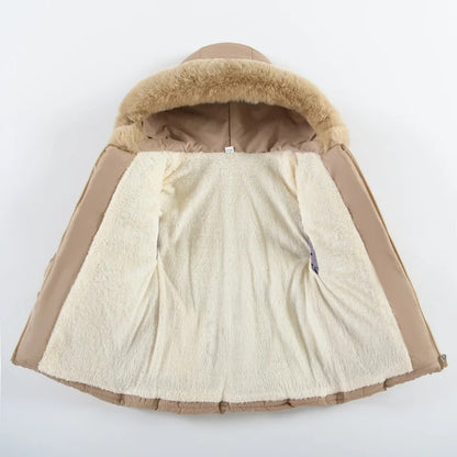 Wattierte Winterjacke mit Kunstfellkapuze & Perlendetail