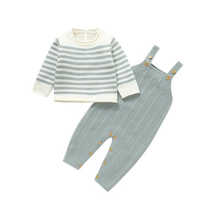 Baby Strickset 2-teilig – Pullover & Strampler mit Latz in Salbeigrün