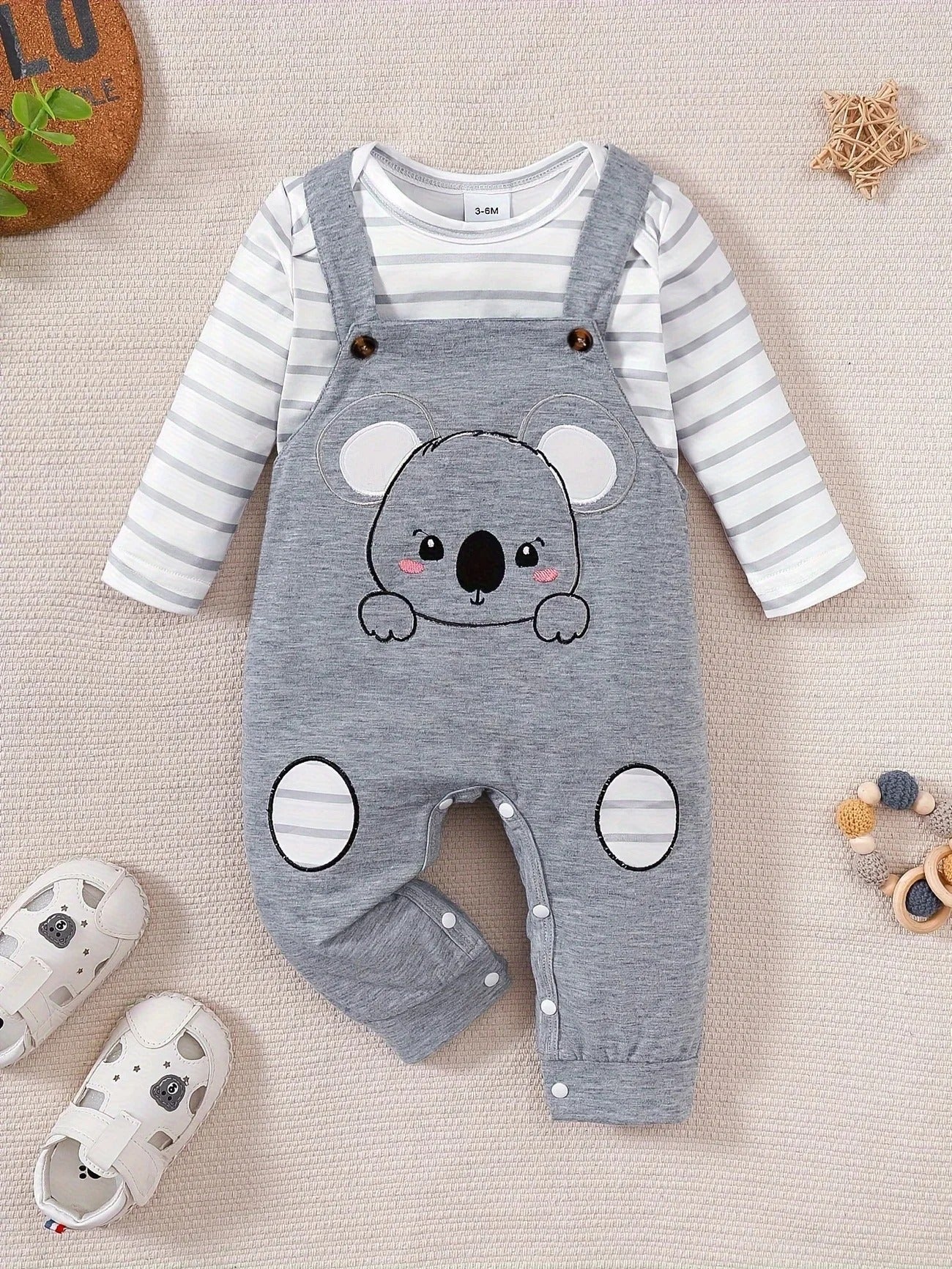 Baby Outfit 2-teilig – Body mit Streifen & Latzhose mit Koala (Größe 50–86)