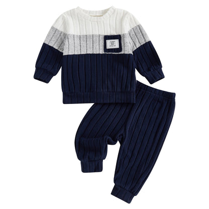 Zweiteiliges Strickset für Jungen – weicher Pullover & Hose in Navy mit Strukturmuster