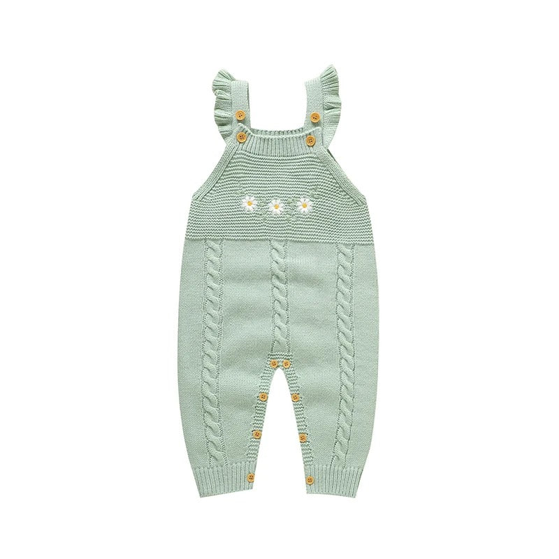 Baby Strickoverall mit Rüschen & Blumenstickerei – Gestrickter Baby Einteiler