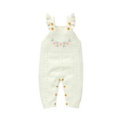 Baby Strickoverall mit Rüschen & Blumenstickerei – Gestrickter Baby Einteiler