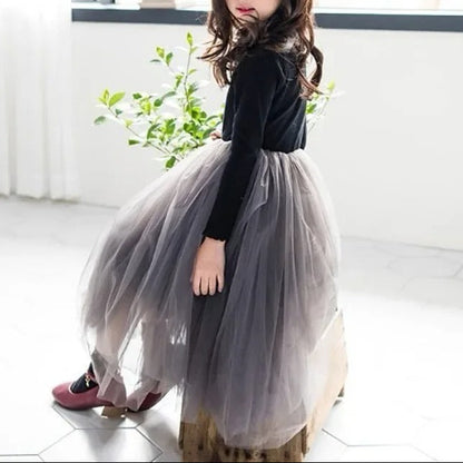 Elegantes Tüllkleid mit Langarm-Top & fließendem Rock