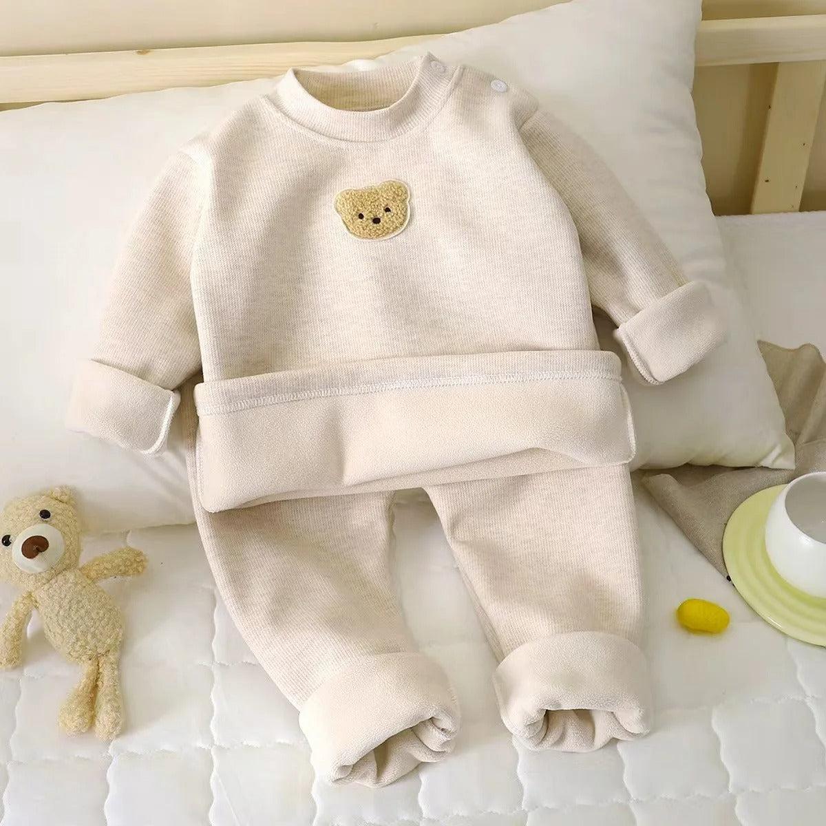 Kinder Fleece Outfit mit süßer Stickerei