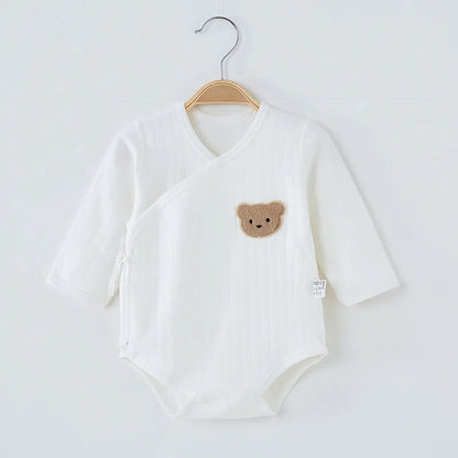 Baby Wickelbody mit Bären-Patch – gerippter Langarmbody
