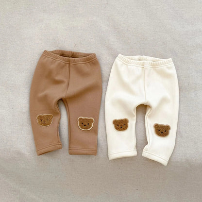 Kuschelweiche Hose mit Bärenmotiv