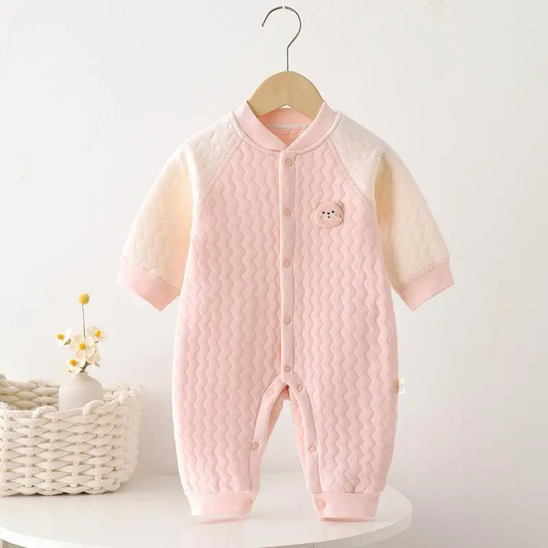 Kuschelweicher Baby-Strampler von Modern Kid