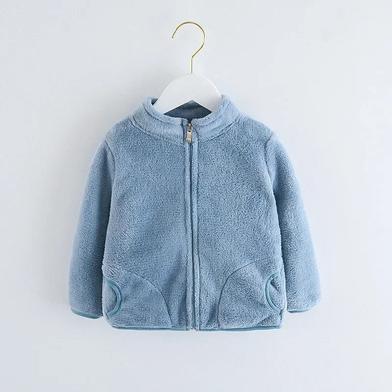 Kuschelige Abenteuerjacke – Der perfekte Begleiter für Kinder