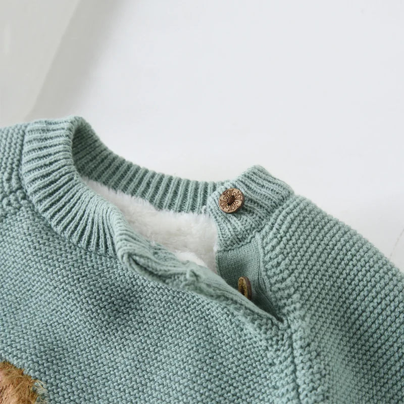 Kuschelweicher Kinderpullover mit Tiermotiven