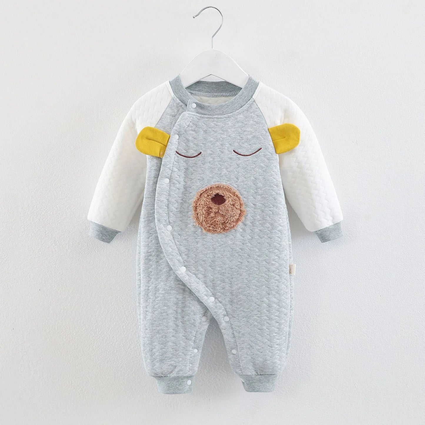 Kuschelweicher Baby-Strampler von Modern Kid