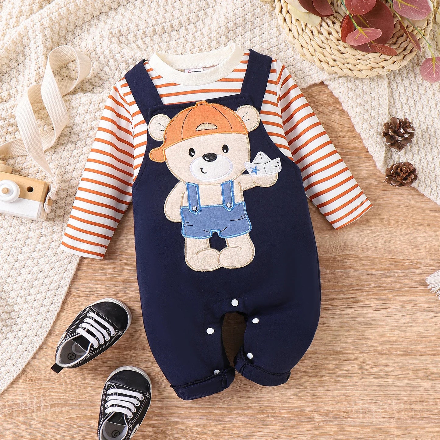 Kuschelweicher Baby-Overall mit Bärenmotiv