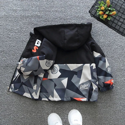 Regenjacke / Übergangsjacke / Windjacke mit Kapuze für Jungen