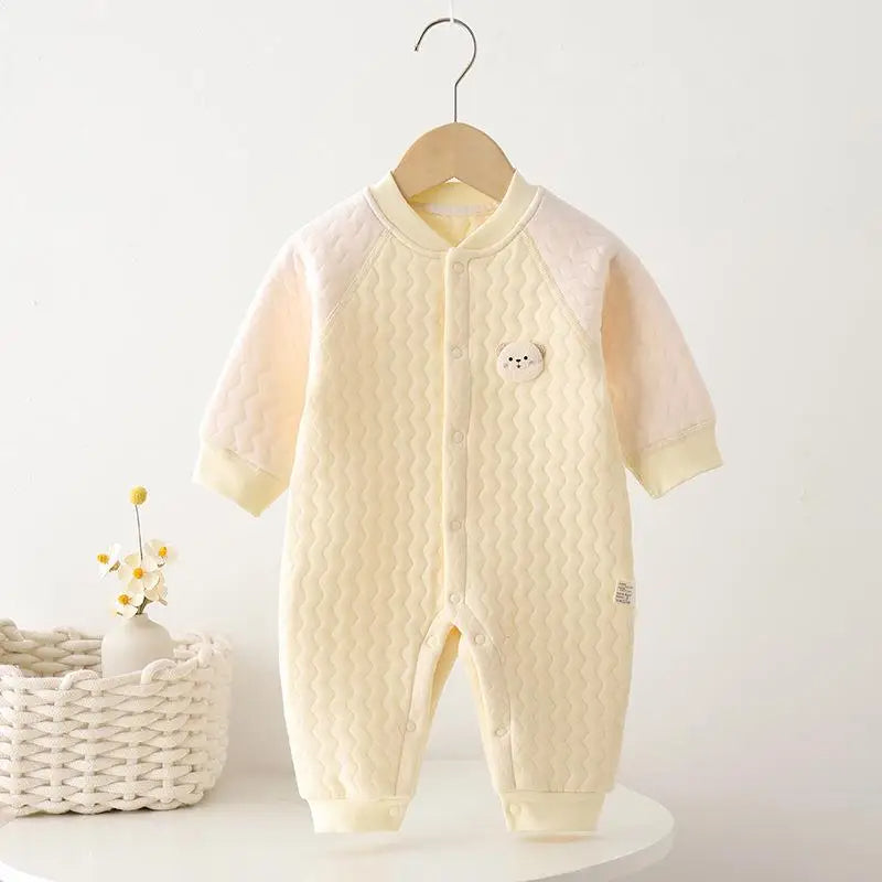 Kuschelweicher Baby-Strampler von Modern Kid