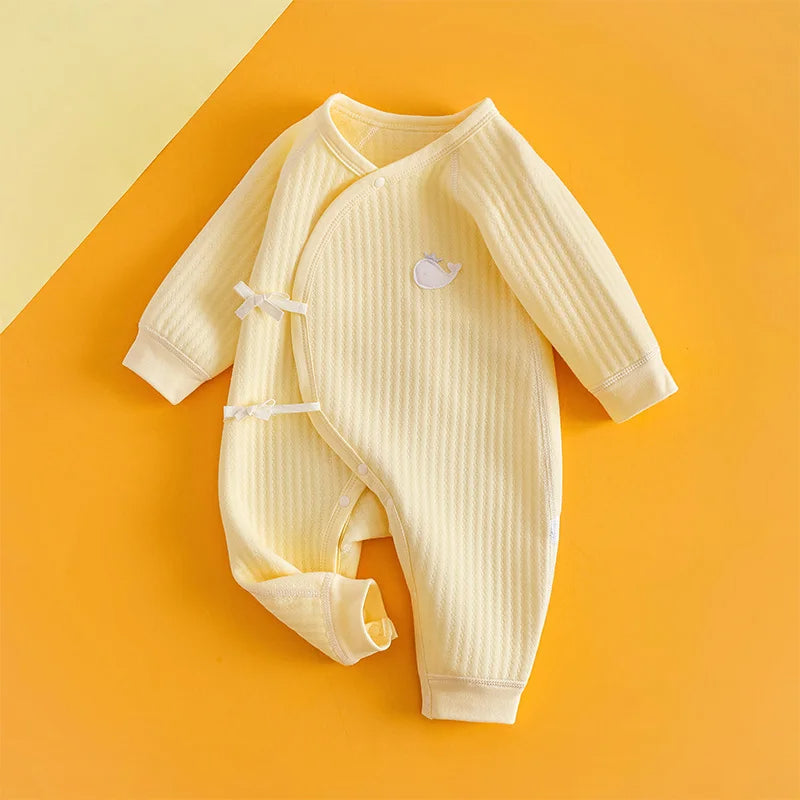 Kuscheliger Baby-Strampler von Modern Kid