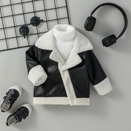 Kuschelweiche Lammfell-Imitat Jacke für kleine Trendsetter